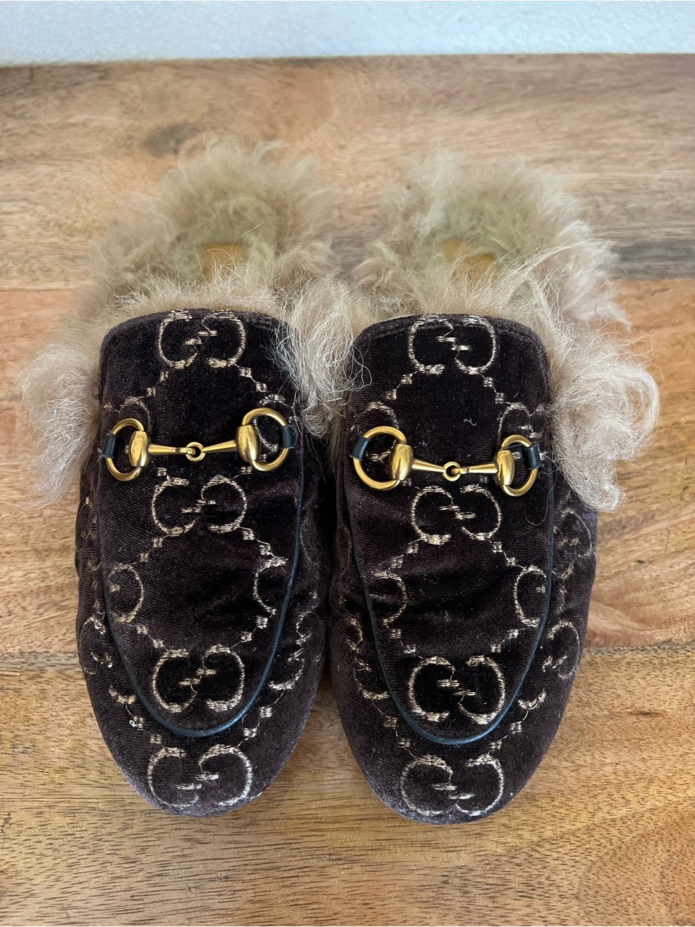 Gucci Women's 448657 Velvet Princetown Genuine Shearling Mules Size 37